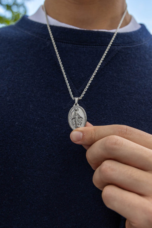 Santa María Medallion