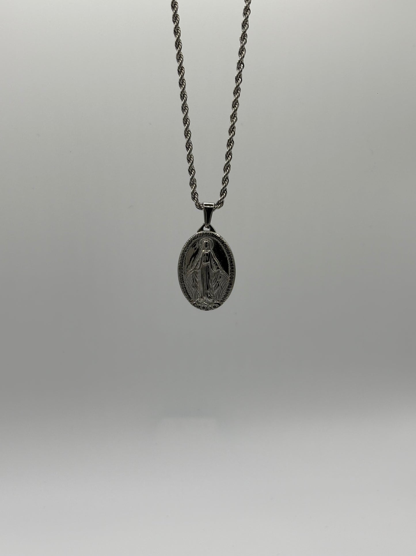 Santa María Medallion