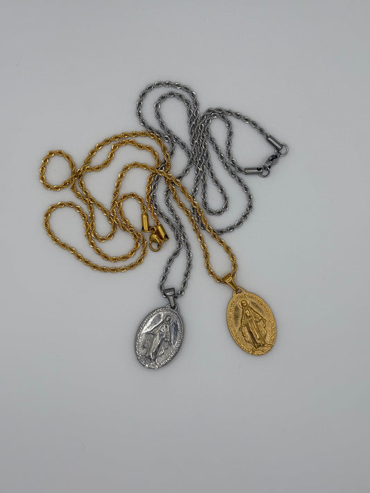 Santa María Medallion